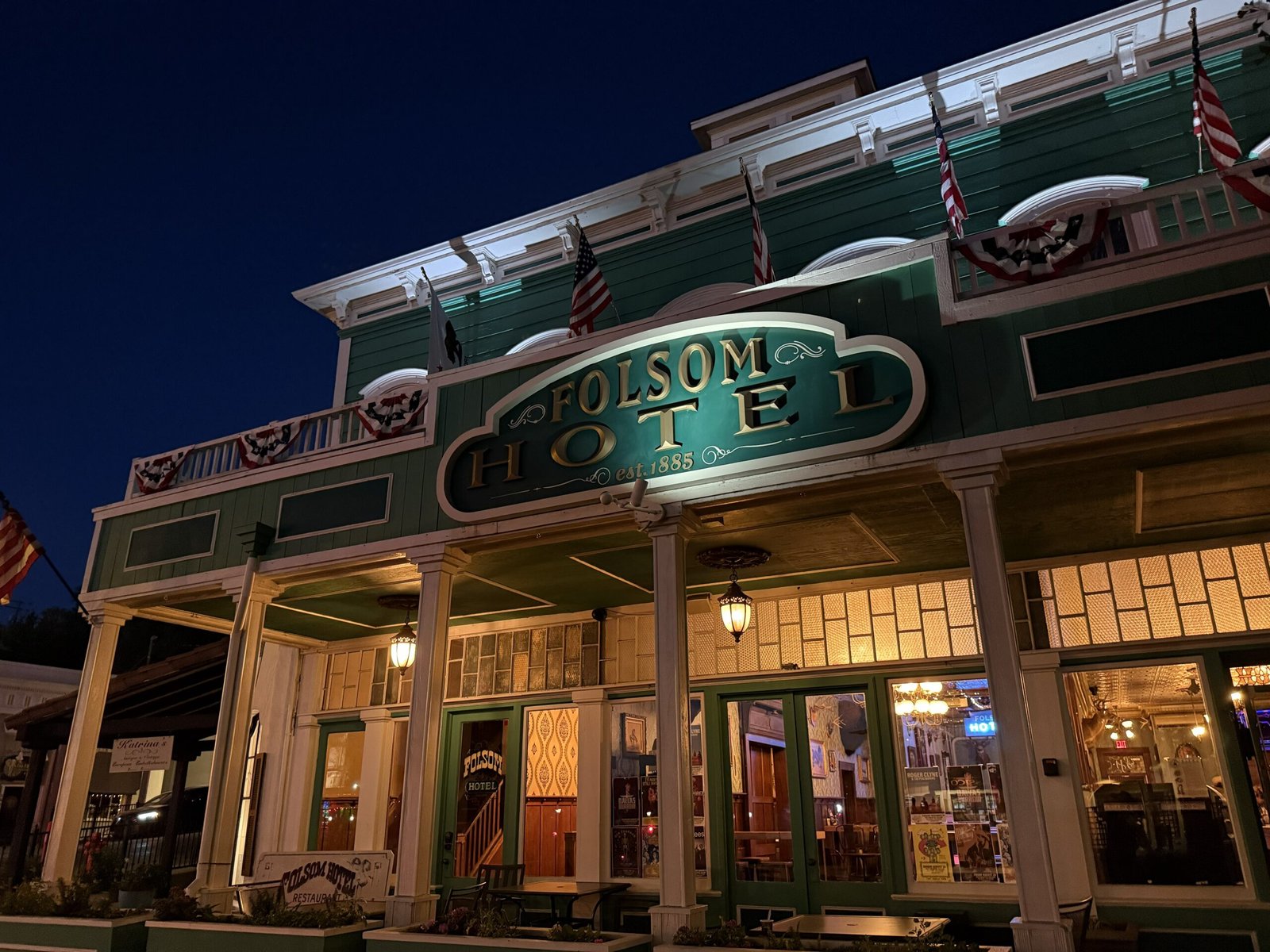 Folsom Hotel and Saloon at night