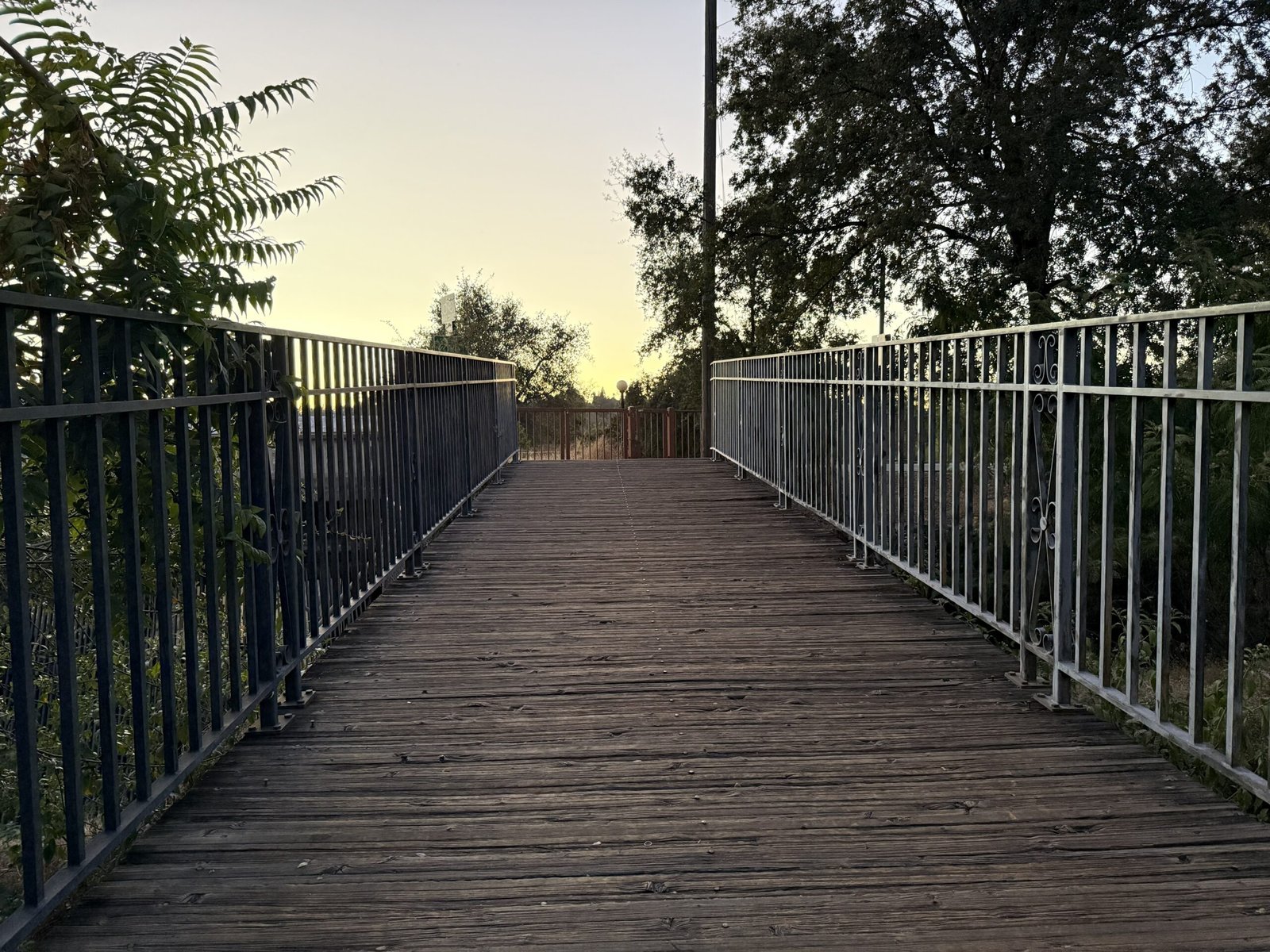Wooden walkway near the Folsom Powerhouse route